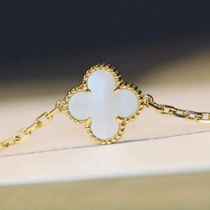 [Valéa jewellery]CLOVER 20 MOTIFS WHITE MOP NECKLACE