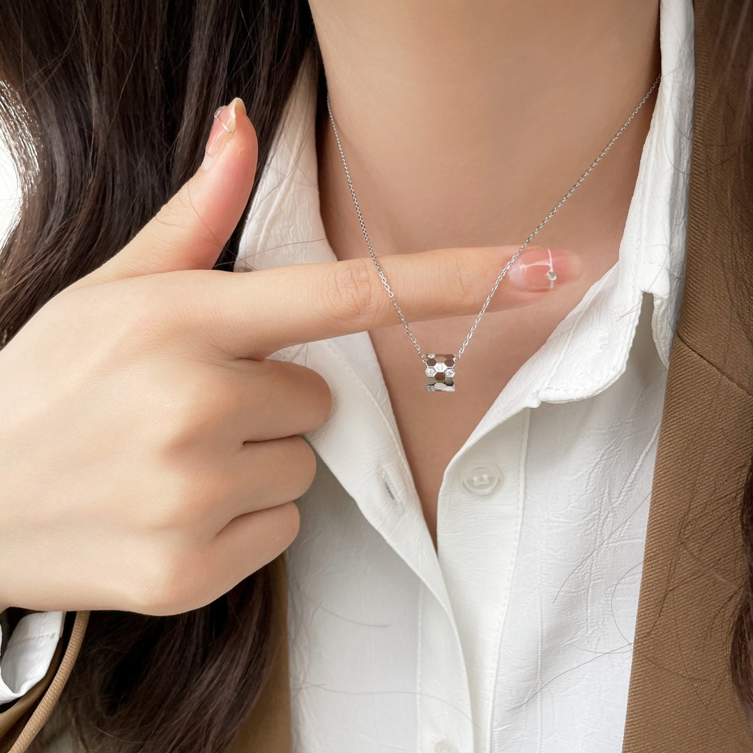 [Valéa jewellery]BEE MINI PEDANT DIAMOND NECKLACE